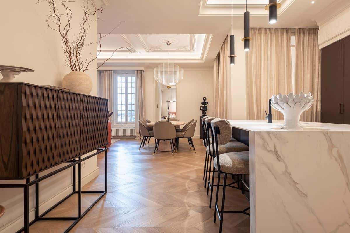 Dual-Living Apartment in Recoletos