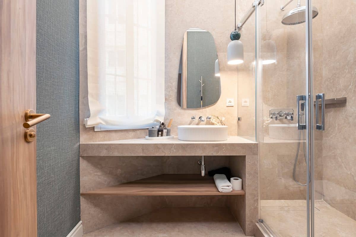 Dual-Living Apartment in Recoletos