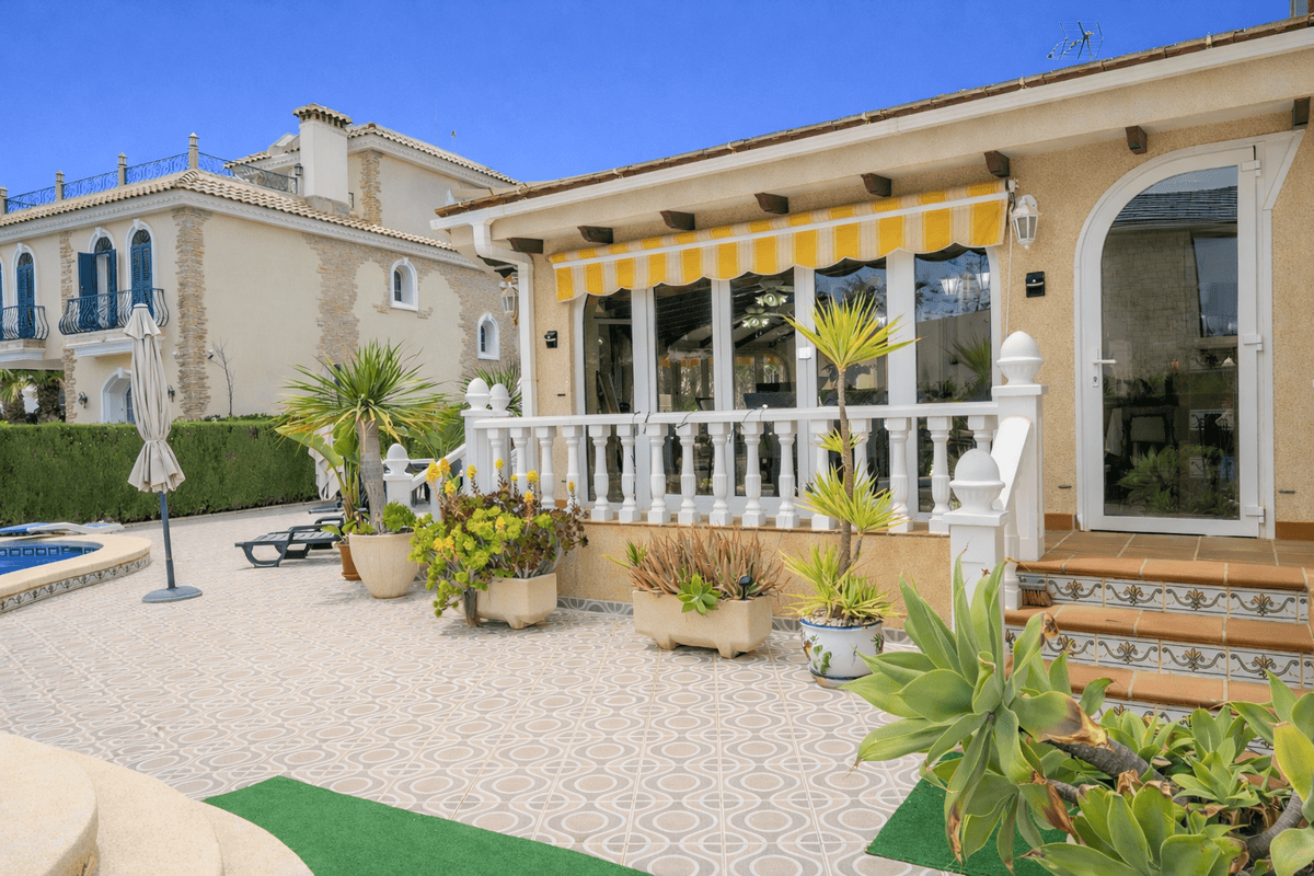 Cabo Roig Villa