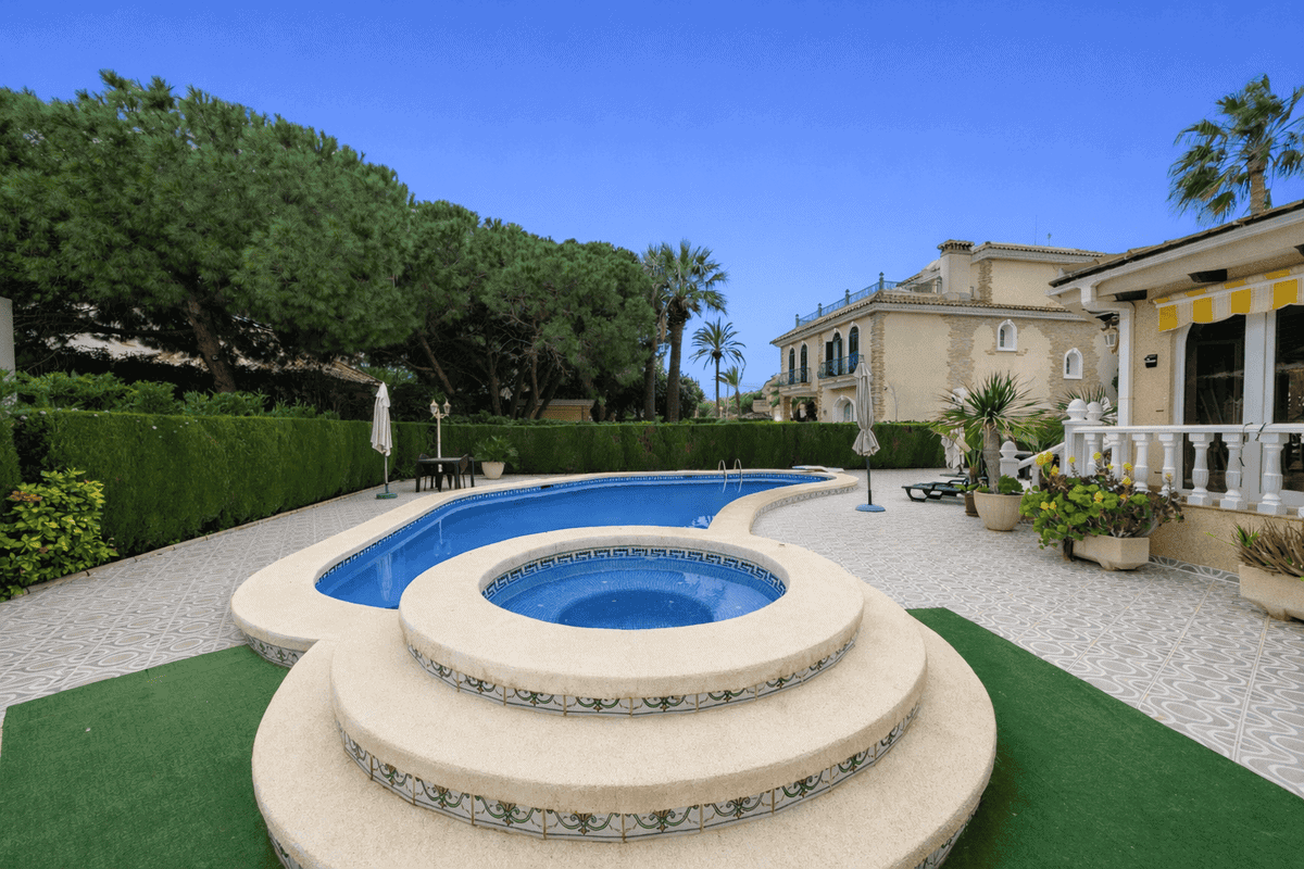 Cabo Roig Villa