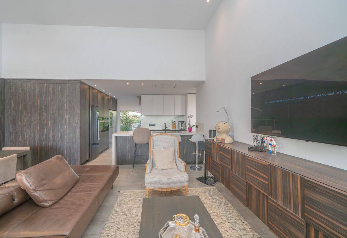 Villa for Sale on Daya Street