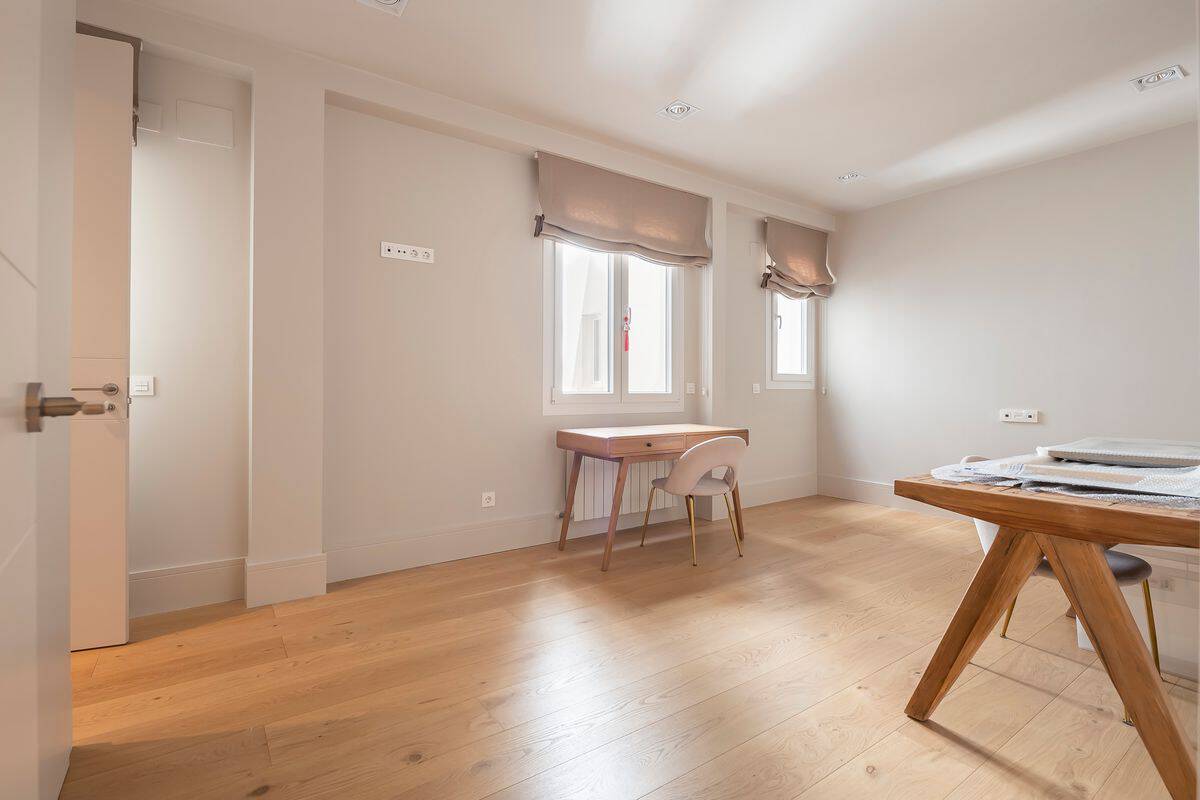 South-Facing Apartment in Almagro