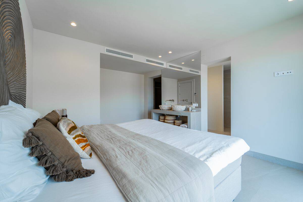 Contemporary Villa in Torremuelle