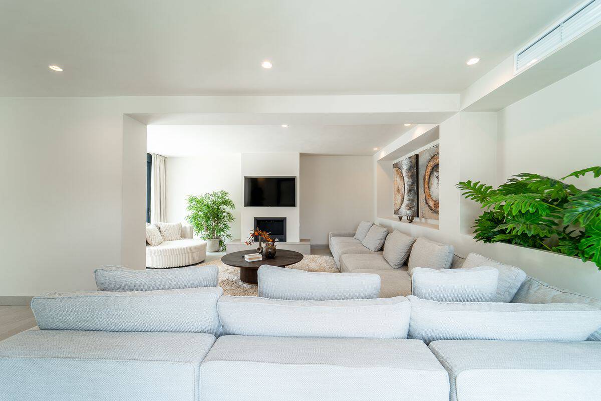 Contemporary Villa in Torremuelle