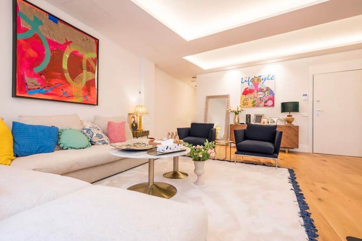 Refined Apartment in Salamanca