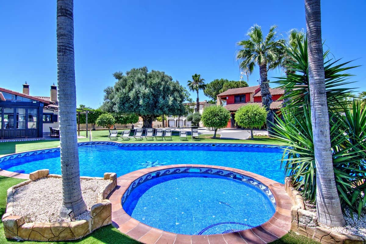 Villa en Camino Arroba de Hornos