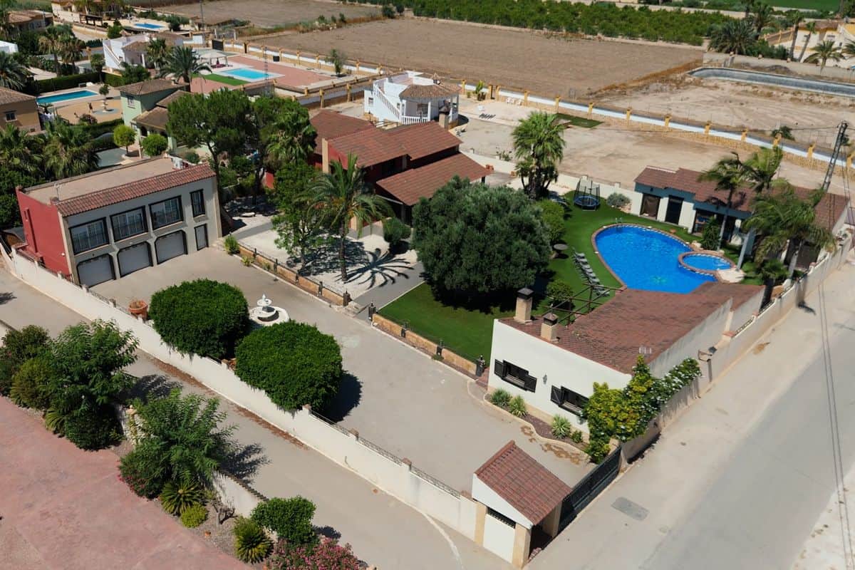 Villa en Camino Arroba de Hornos