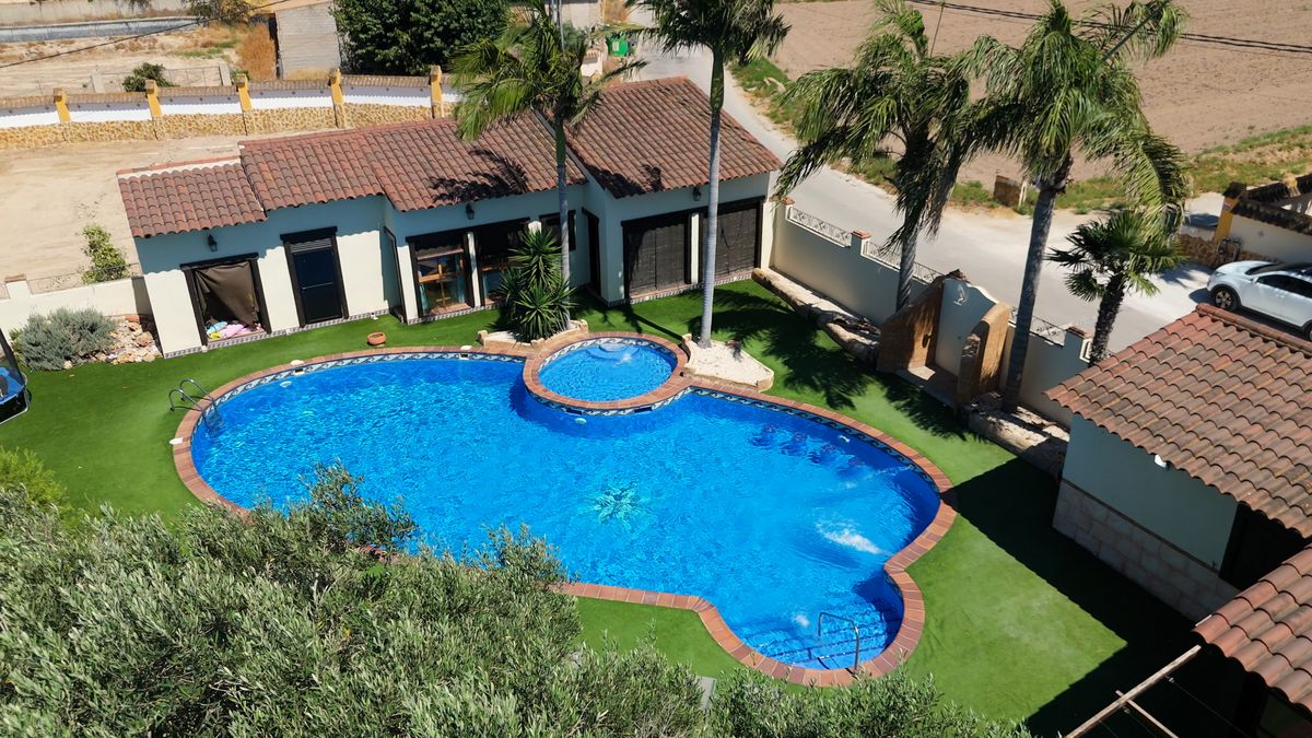 Villa en Camino Arroba de Hornos