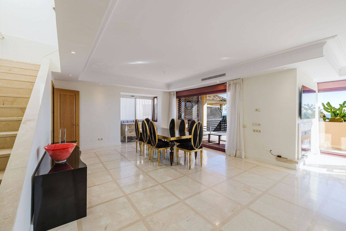 Beachfront Penthouse in Costalita