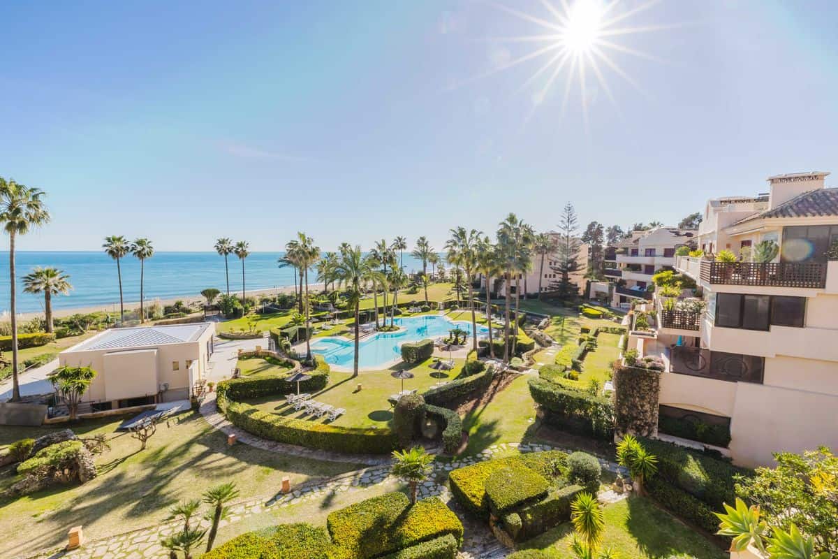Beachfront Penthouse in Costalita