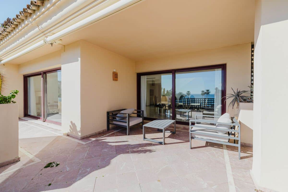 Beachfront Penthouse in Costalita