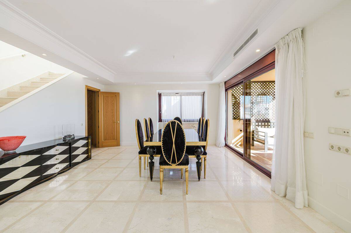 Beachfront Penthouse in Costalita