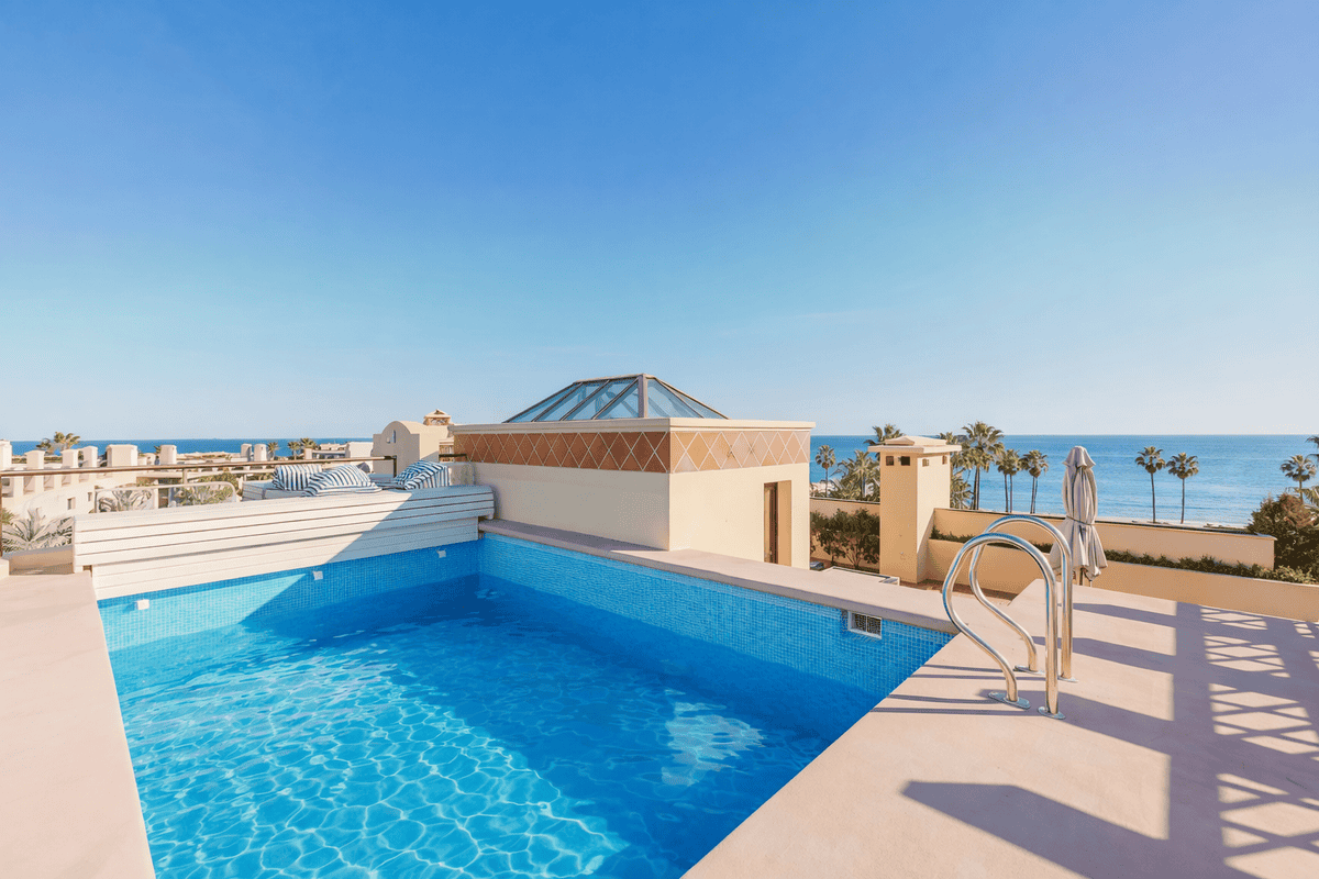 Beachfront Penthouse in Costalita