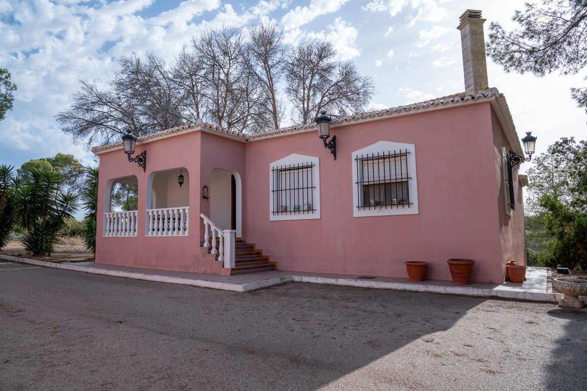 Sierra Escalona Private Estate