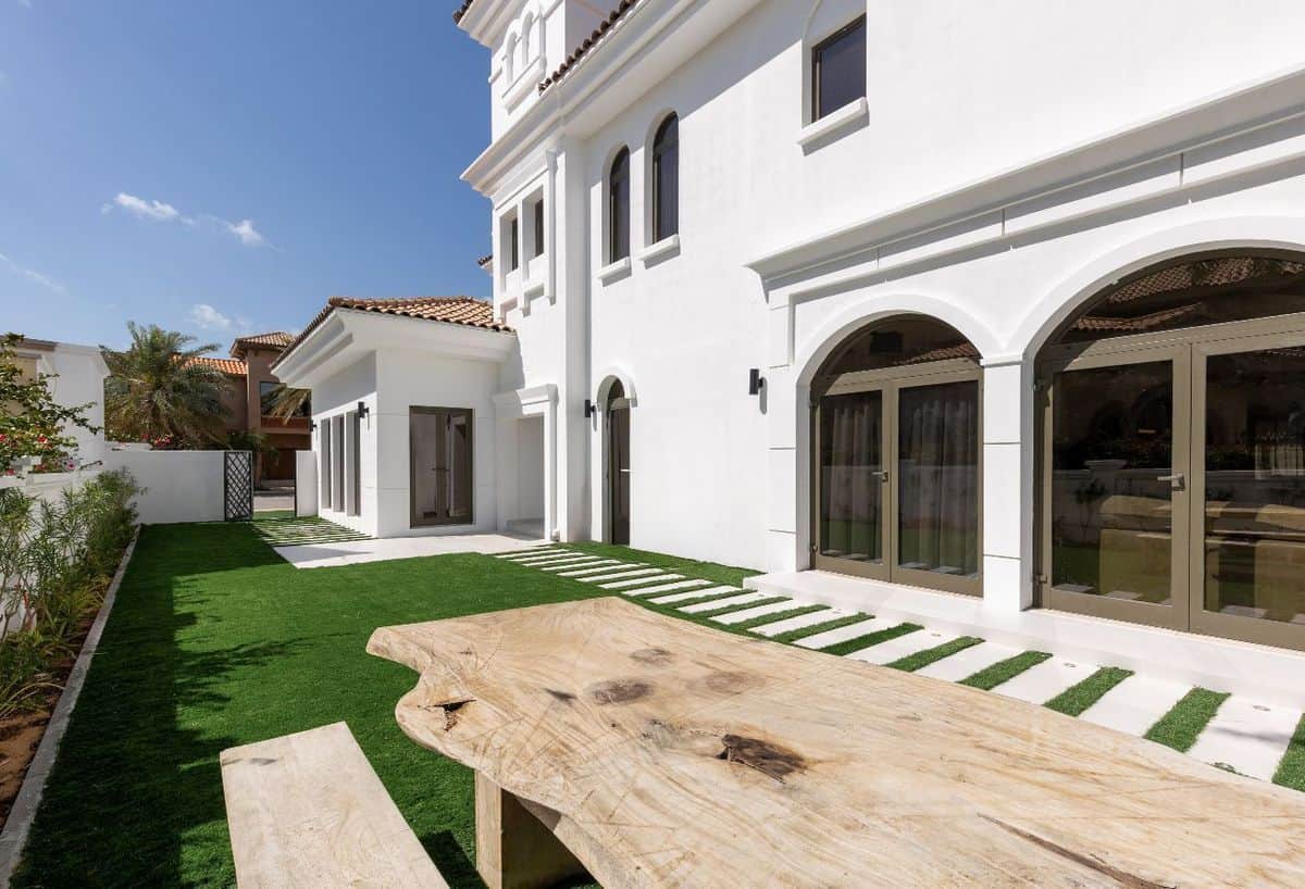 Villa Atrium Entry Ristrutturata su Frond M