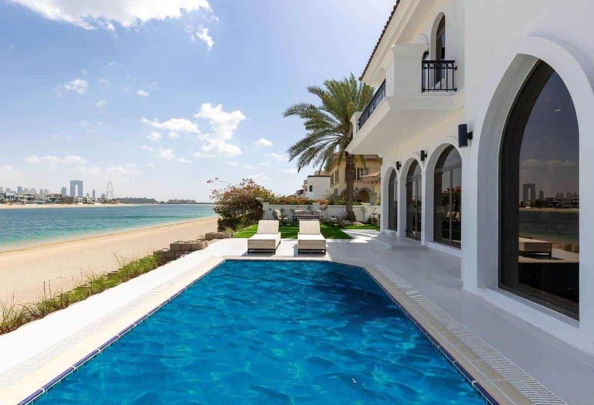 Villa Atrium Entry Ristrutturata su Frond M