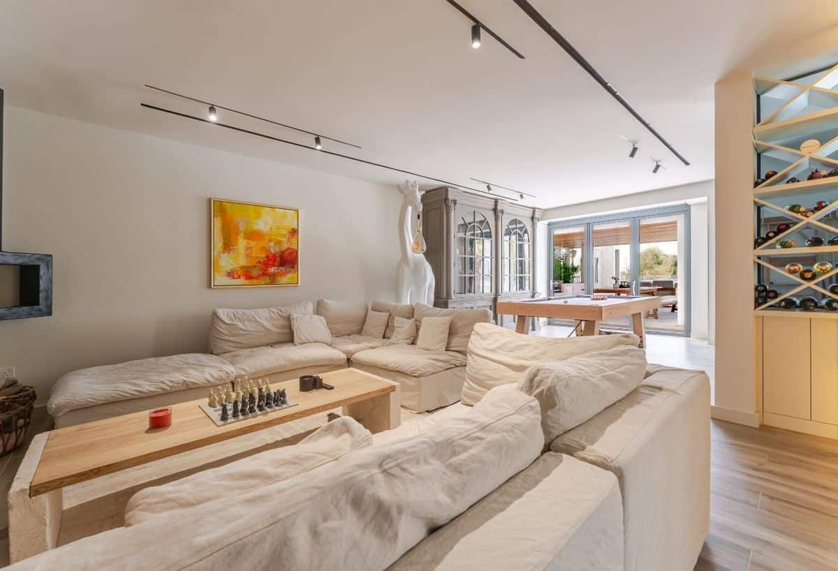 Extended Golf Course Villa in Esmeralda