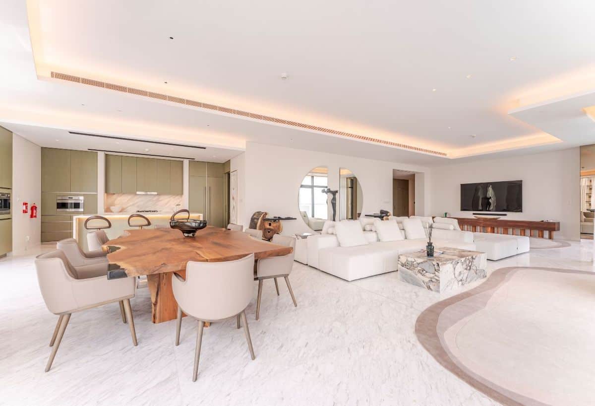 High-Floor Penthouse in IL Primo