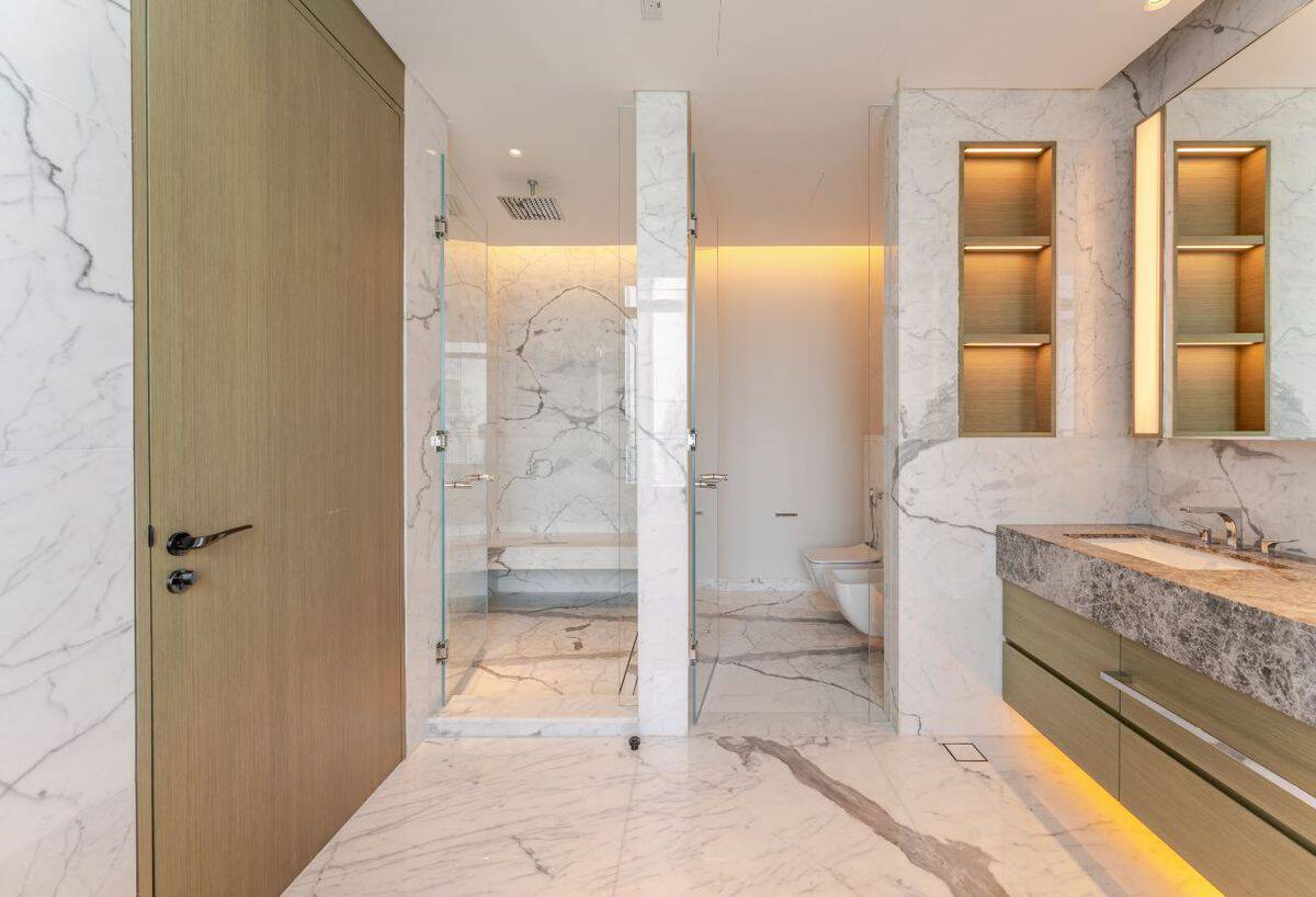 High-Floor Penthouse in IL Primo