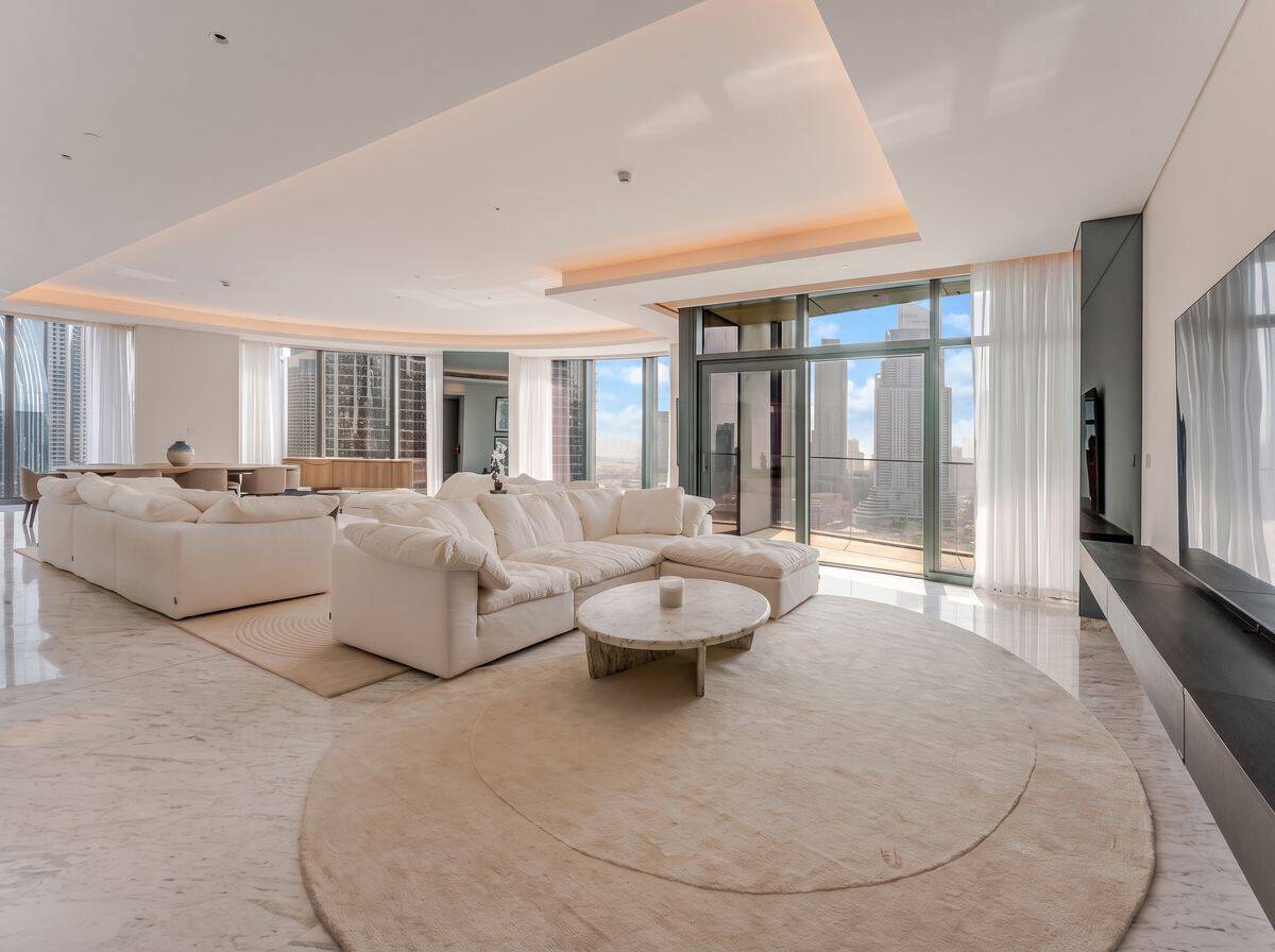 Interior-Designed Penthouse in IL Primo