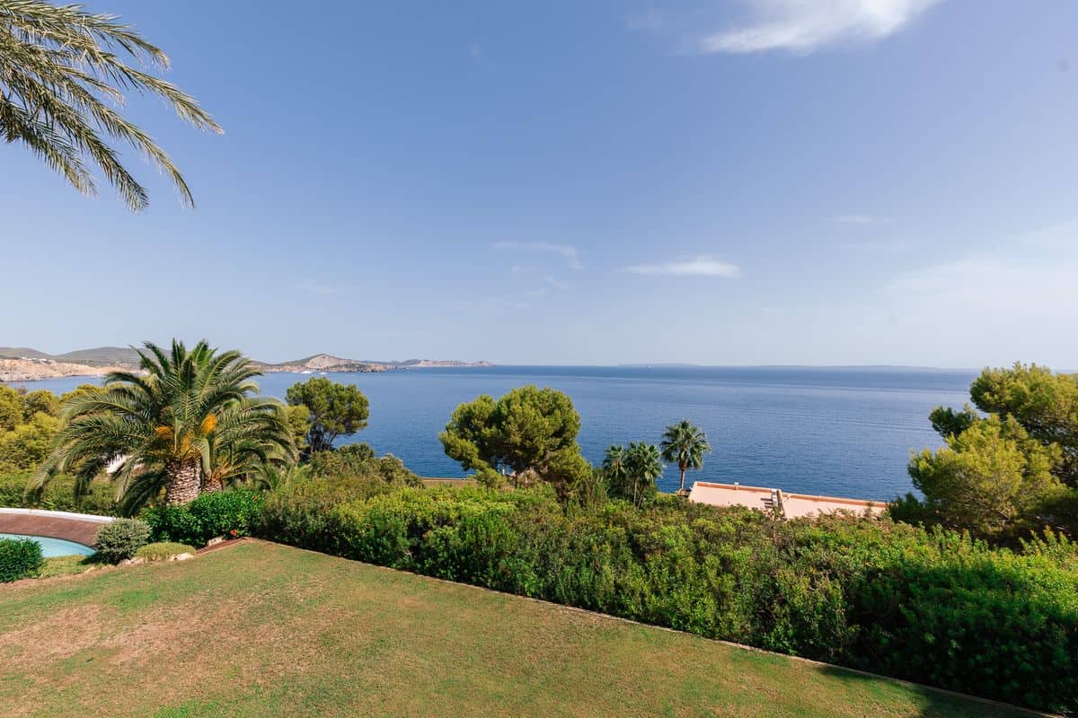 Villa con vistas al mar en Es Cubells