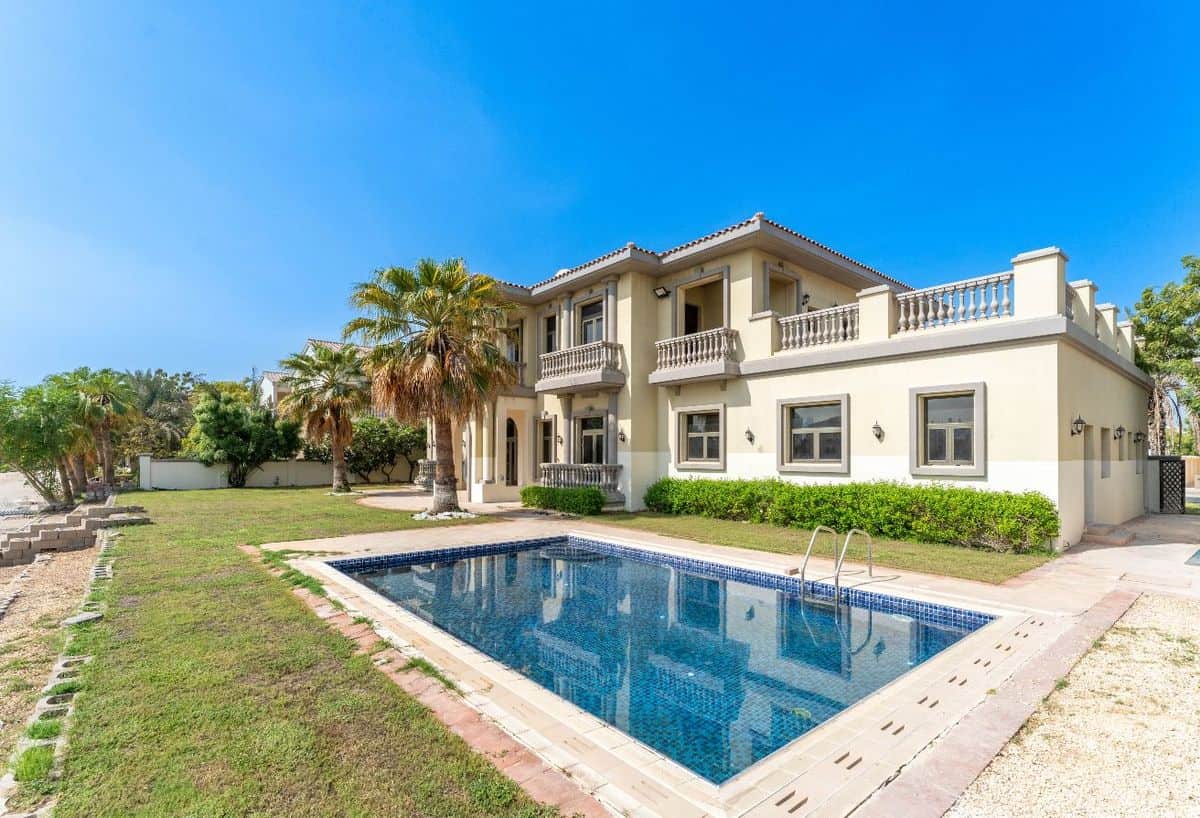 Villa con jardín con acceso privado a la playa