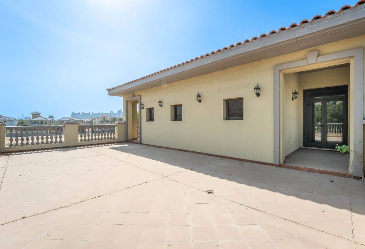 Villa con jardín con acceso privado a la playa