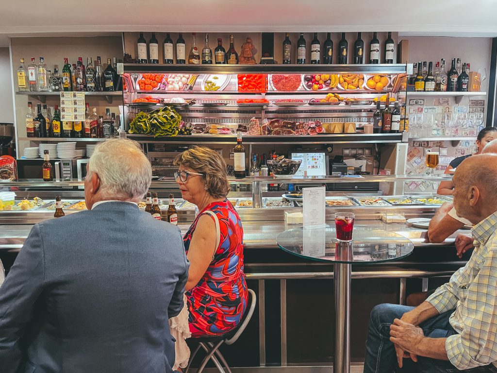 The bar at Layton, Alicante