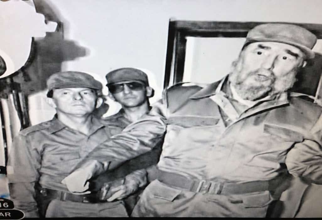 Immagini televisive della Revolución trasmesse nel resort di Guardalavaca