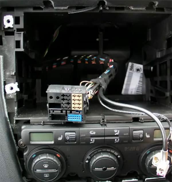 CAN-B Autoradio Adapter Anschluss im Fahrzeugradio, Kabelverbindung, einfache Installation, Autozubehör.