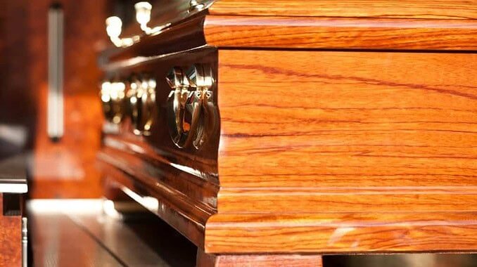 Come aprire un'agenzia funebre a Milano