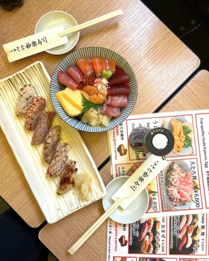 sushi and sashimi bowl at tsujiki market in tokyo