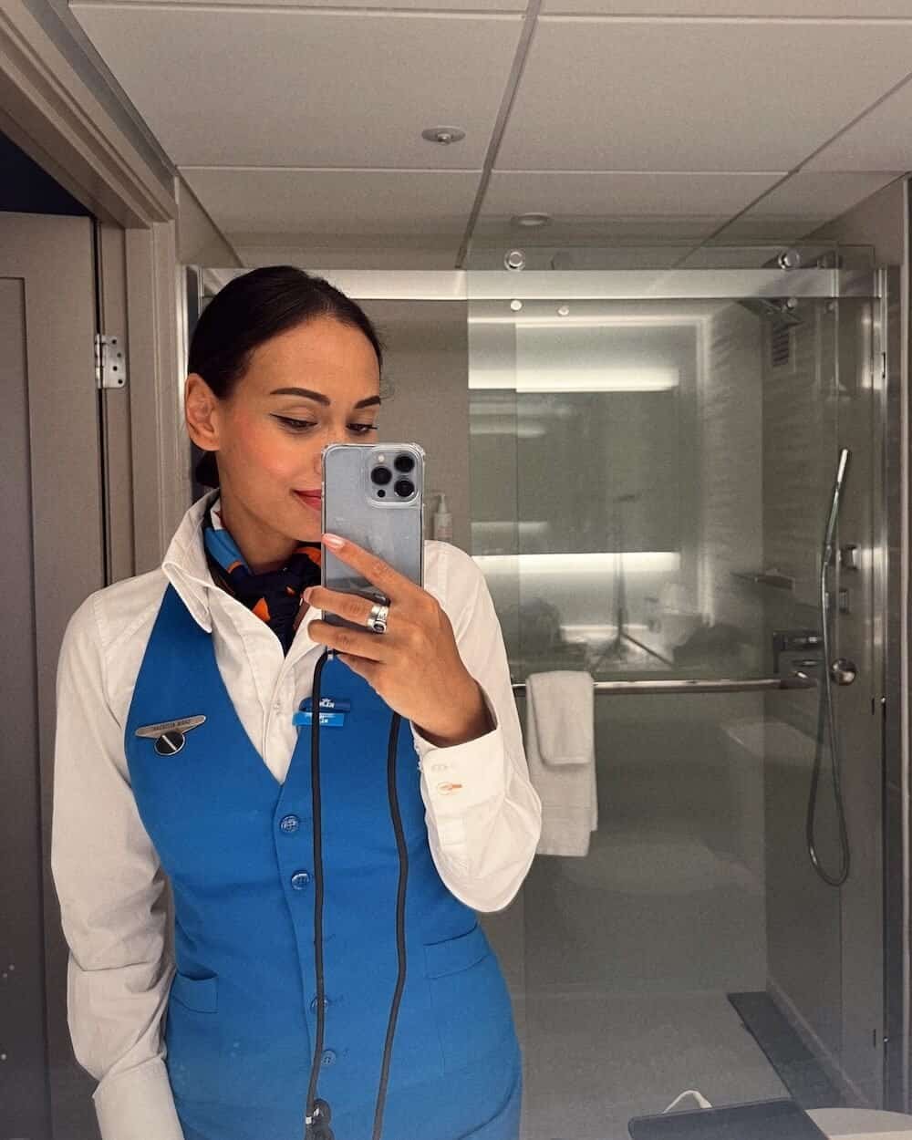 How To Survive A Long-Haul Flight in 2026: Flight Attendant Secrets You’ll Actually Use