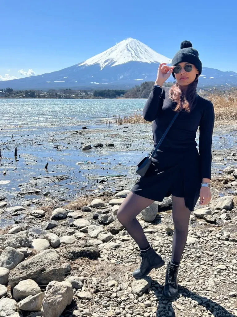 solo female travel japan standing in front of mount fuji