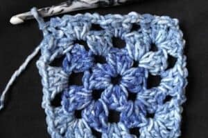 How to Crochet a Simple Granny Square
