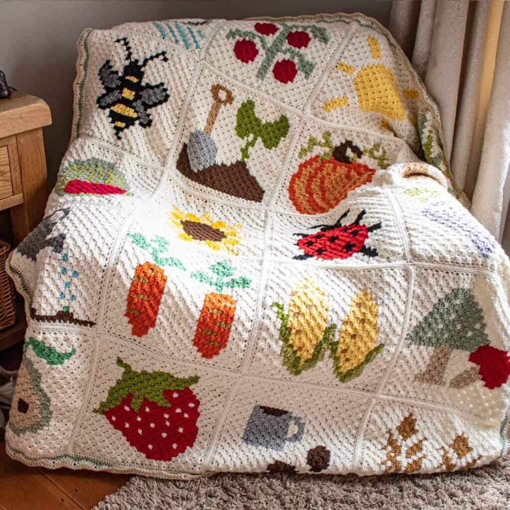 Mosaic crochet chart for Nordic blanket design by Juniper and Oakes.