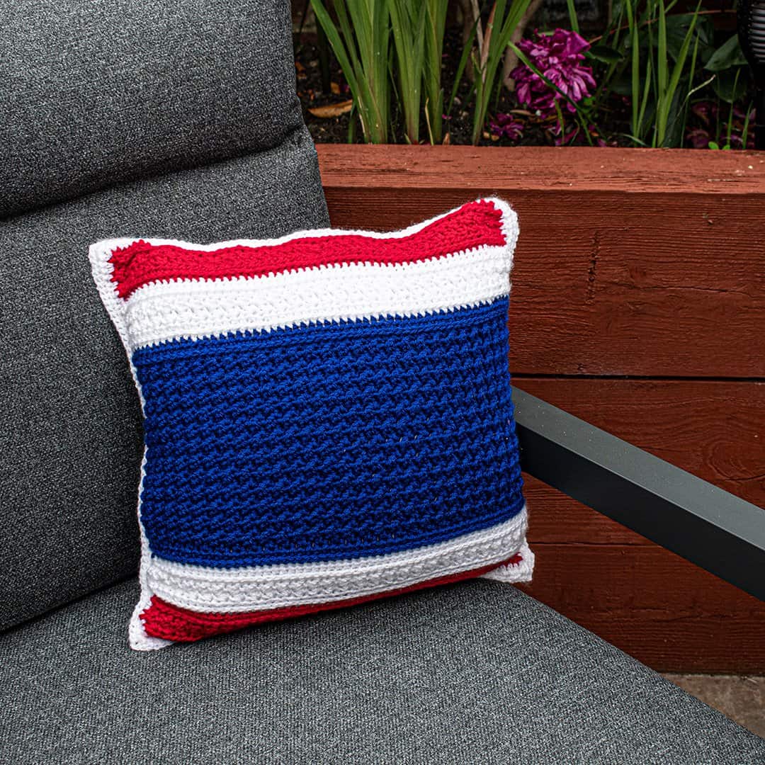 4TH OF JULY THROW PILLOW PATTERN CROCHET ALONG BY JUNIPER AND OAKES
