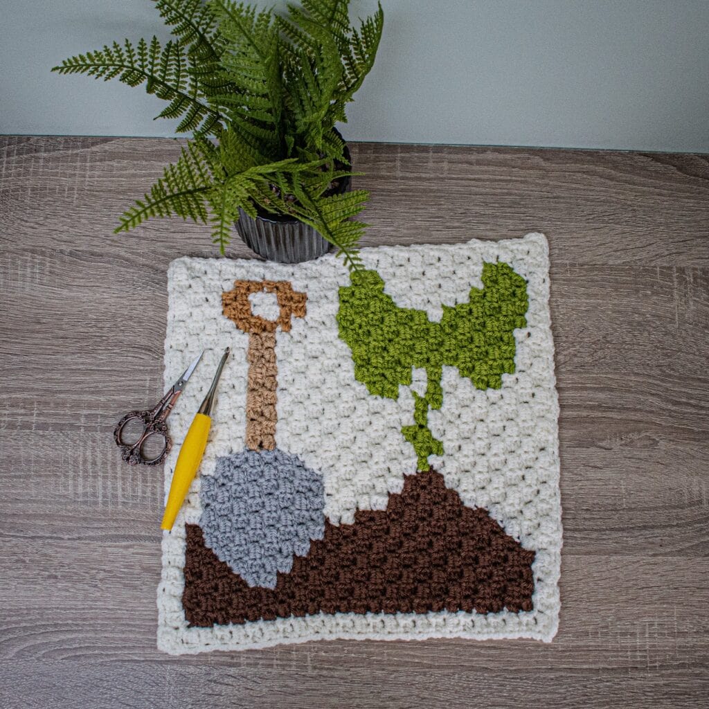 Detailed crochet overlay mosaic pattern featuring Juniper and Oakes design.