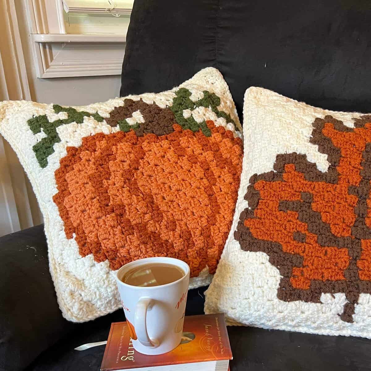 Detailed mosaic crochet chart for Nordic blanket with juniper and oak motifs.