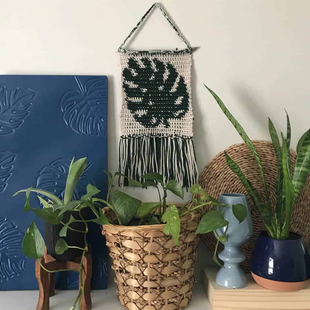 monstera leaf wall hanging free crochet pattern by juniper and oakes