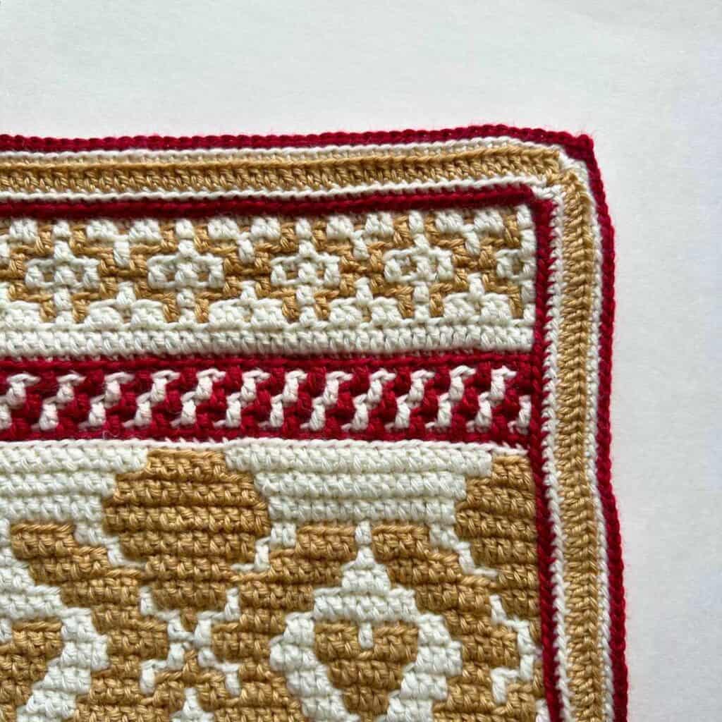 Detail of the crochet envelope border