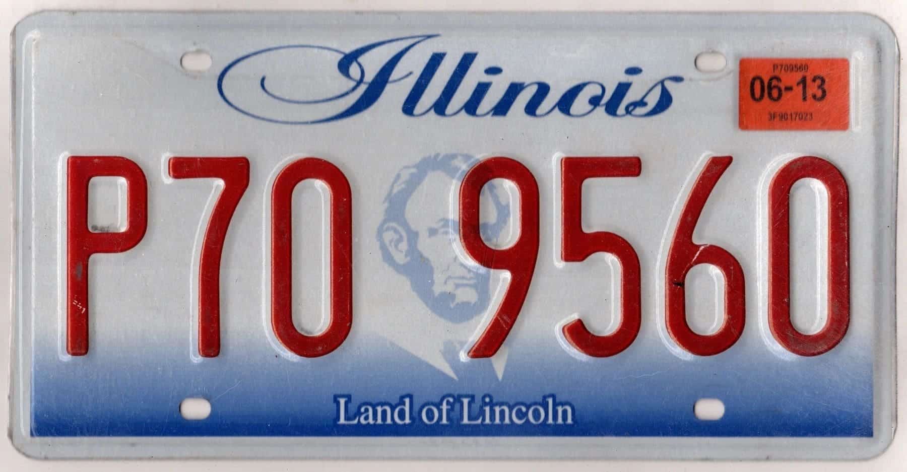 Illinois 2013 car license plate #P70-9560