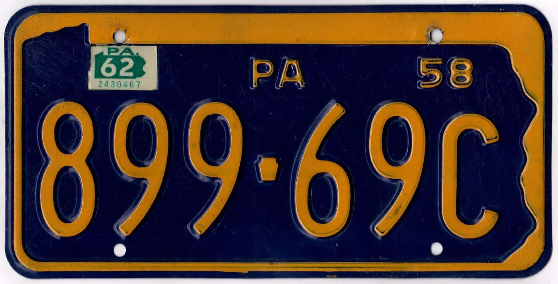 Pennsylvania 1962 car license plate #899-69C