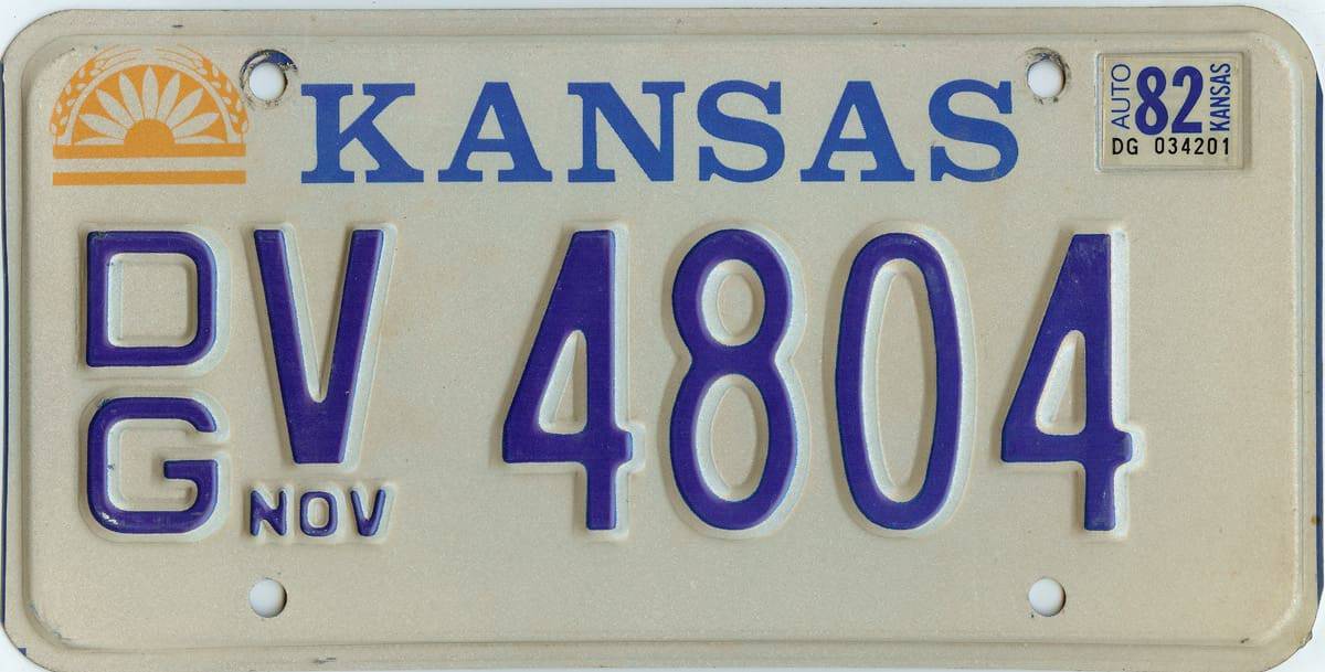 1982 Kansas Car License Plate #DGV-4804