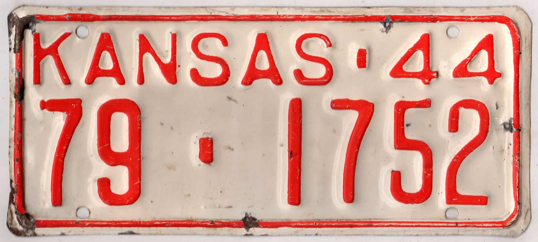 Kansas 1944 car license plate Edwards county #79-1752