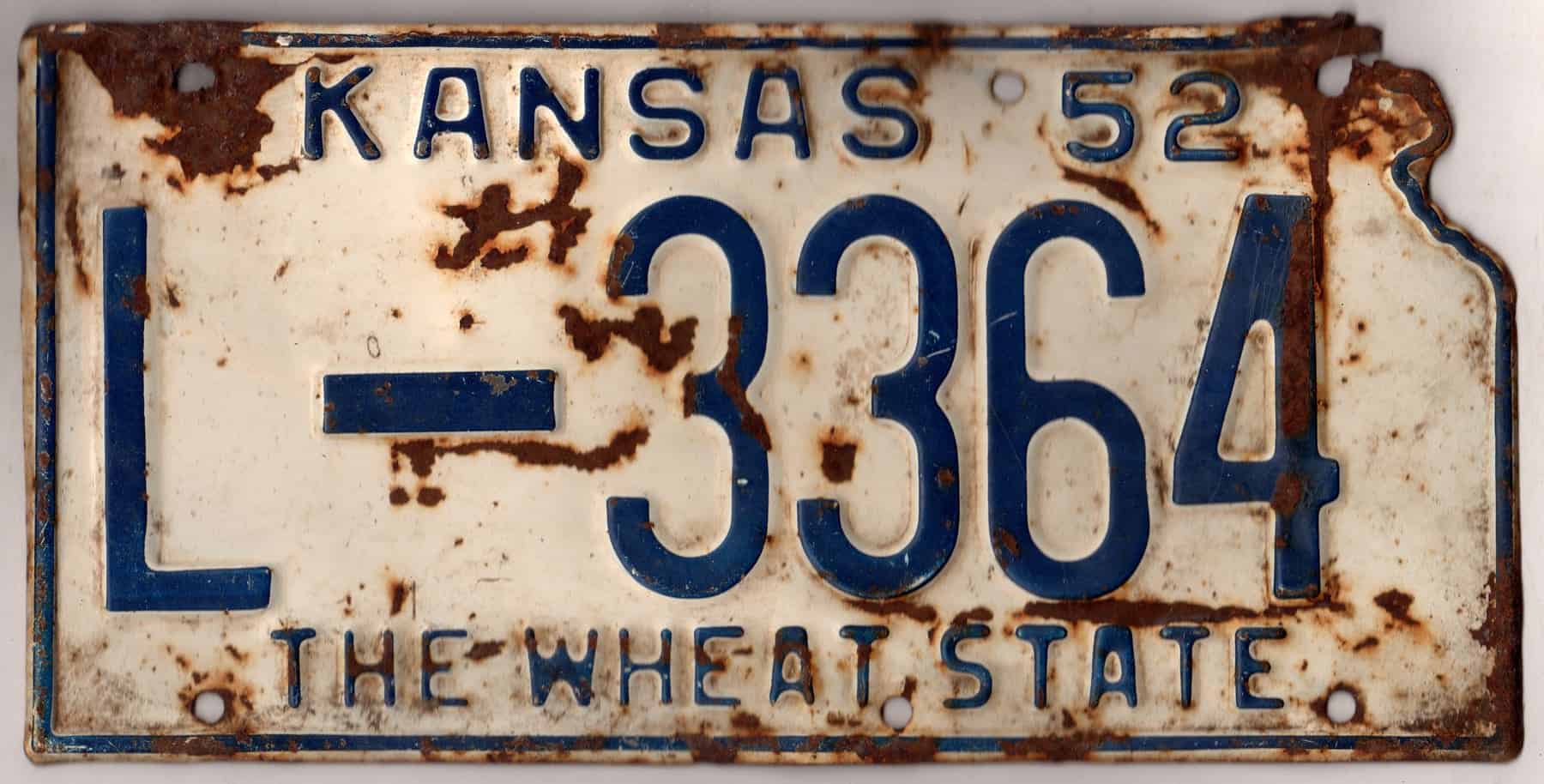 Kansas 1952 lost car license plate #L-3364