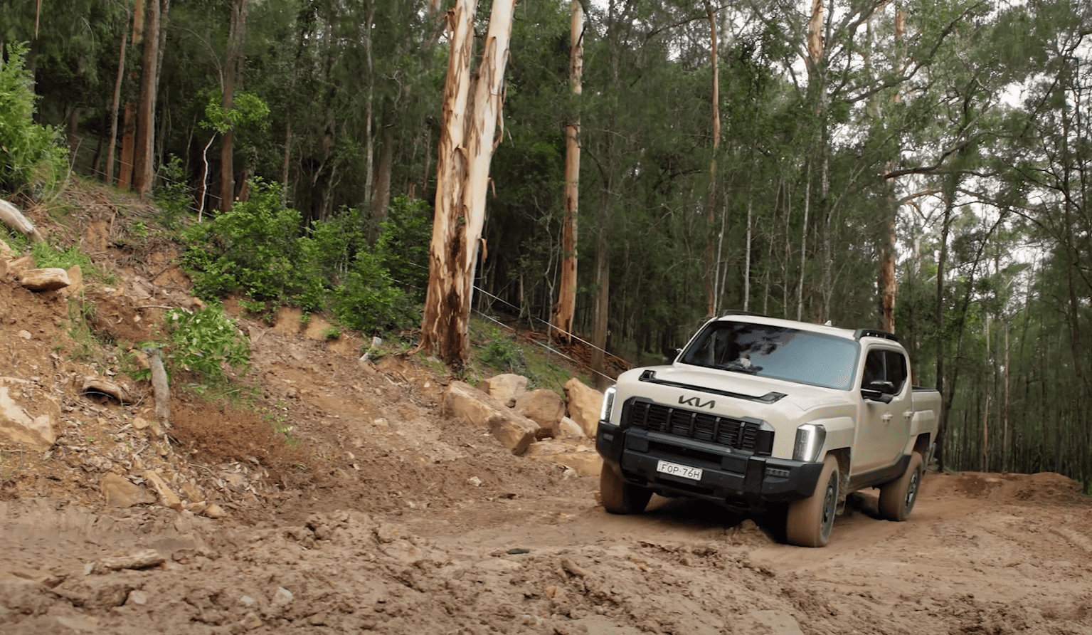 Australian Automotive Media Test the Kia Tasman Off-road