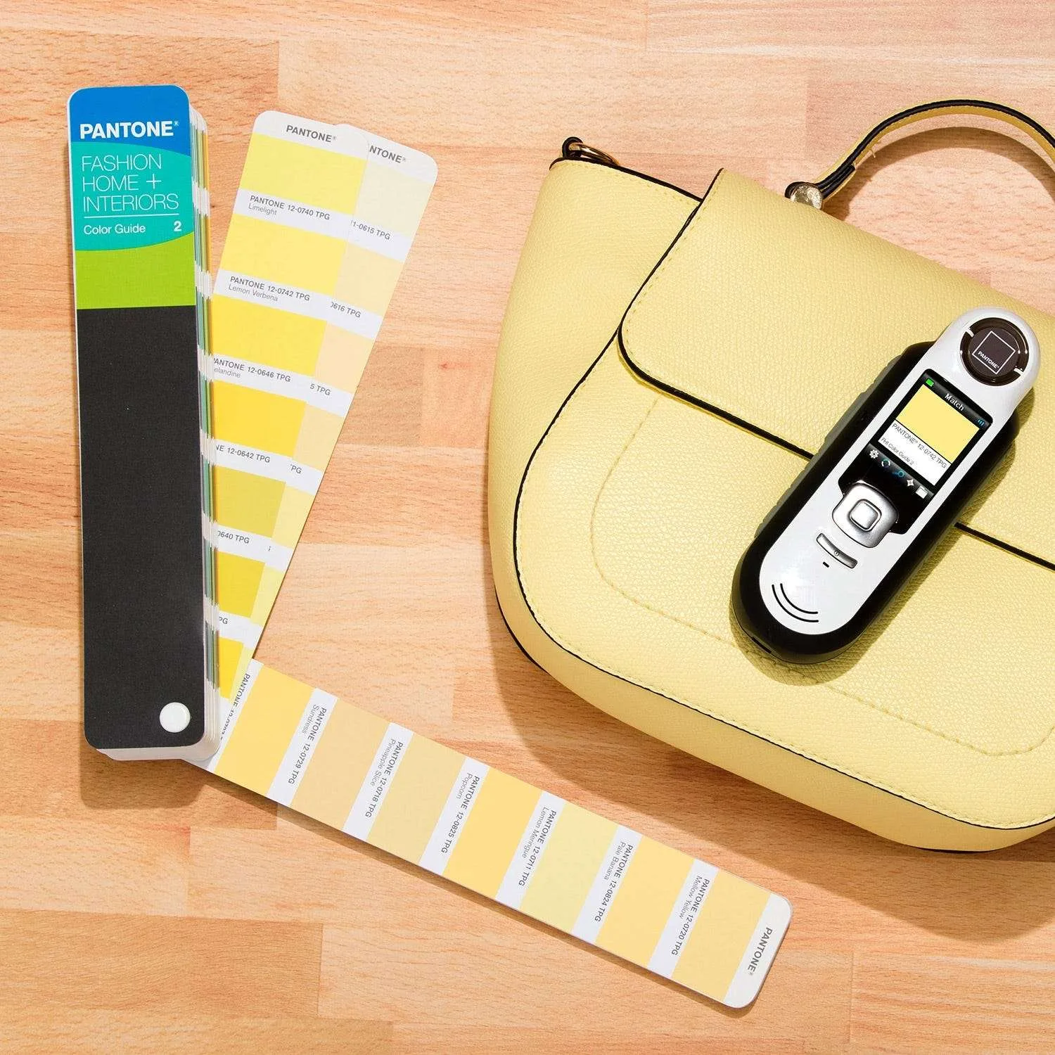 fhgc400a pantone fashion home interiors capsure and paper color guide 1
