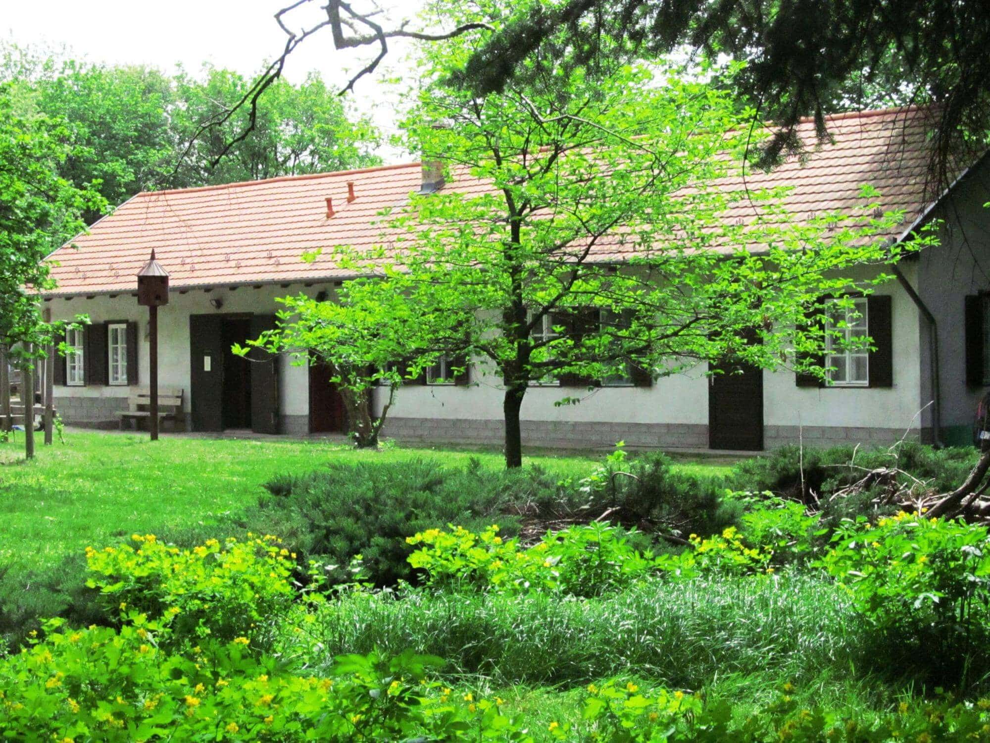 Tárlatvezetés a Petőfi Irodalmi Múzeum Jókai Emlékszobájában