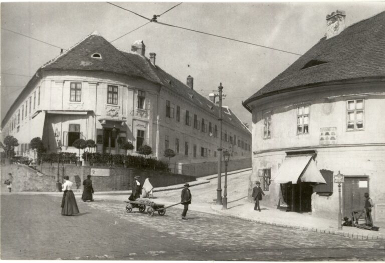 Szalonegyetem